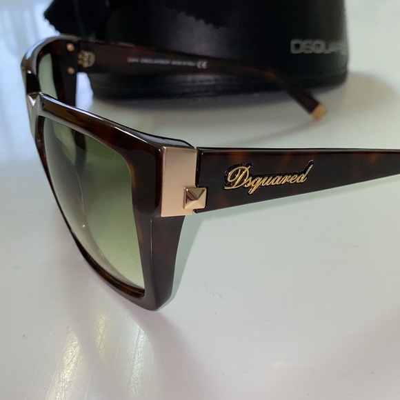 Dsquared2 tortoise sunnies - Picture 3 of 13